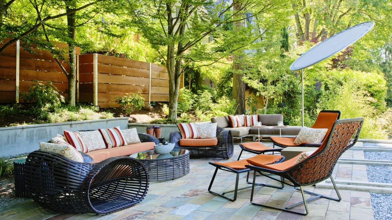 5 Decorating Secrets to Make Your Outdoor Space...
