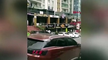 Esenyurt’ta işyerine pompalı tüfekle ateş açan şahıs elini kolunu sallayarak uzaklaştı