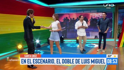 En el escenario, llegó el doble de Luis Miguel