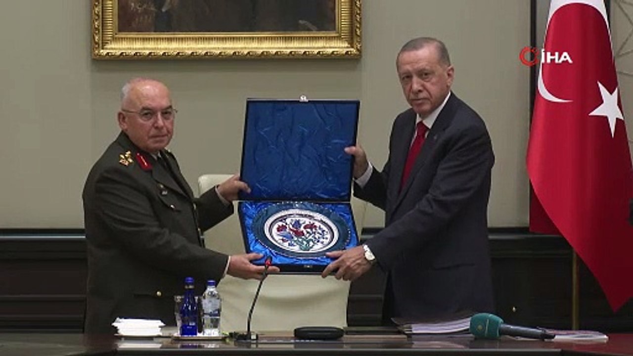 Cumhurbaşkanı Erdoğan’dan Fidan’a ‘üstün hizmet’ madalyası