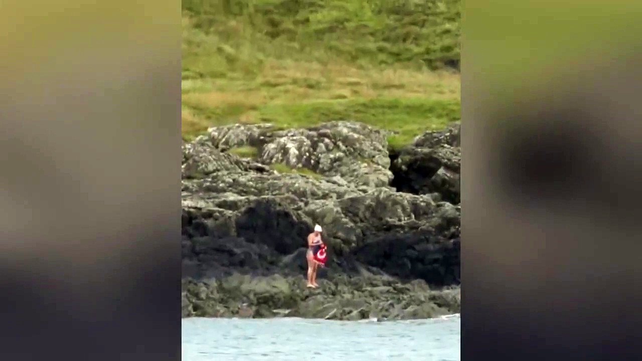 Aysu Türkoğlu est devenue la première femme turque et la plus jeune athlète turque à nager à travers la Manche du Nord.