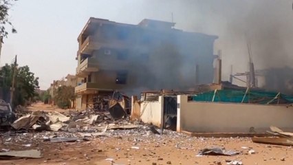 السودان.. المعارك تتقدم المشهد وفرص التسوية تتراجع