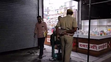 मेडिकल स्टोर पर छापा, 15 हजार बिना बिल की टैबलेट्स बरामद