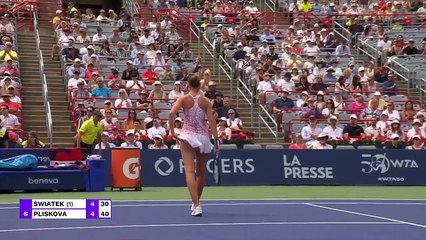 Swiatek beats Pliskova to continue winning streak