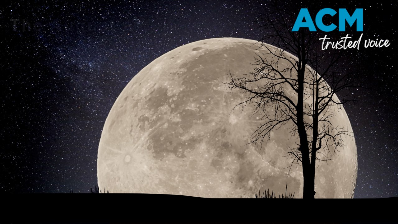 The August supermoon is rising!