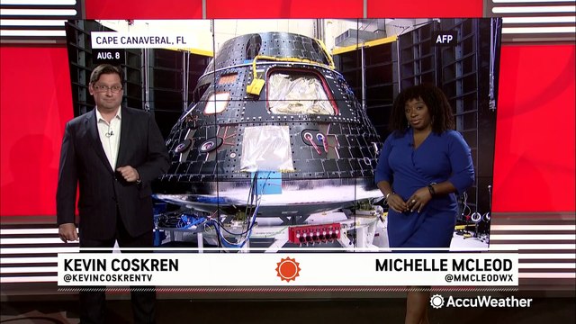 NASA's Artemis astronauts get their 1st look at the capsule that will carry them around the moon