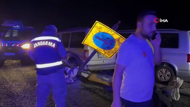 Kaza yapanların yardımına gidenlerin arasına başka bir araç daldı: 3 ölü, 7 yaralı