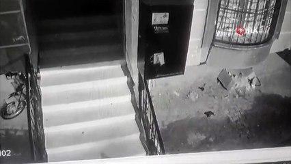 Balkon altına gizlenerek geldi, motosikleti böyle çalıp böyle uzaklaştı