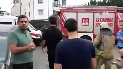 La voiture qui est entrée en collision avec le véhicule à Kartal est tombée dans l'espace de la construction