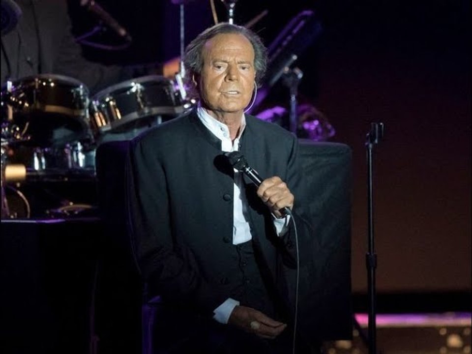 "Ma vie a changé pour toujours" : Julio Iglesias revient sur ce drame l'ayant empêché de devenir f