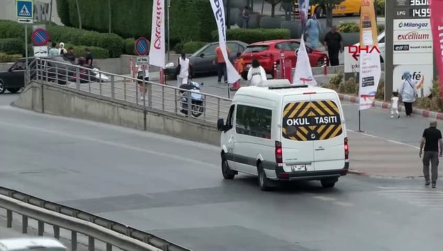 LES SERVEURS SONT SATISFAITS DU TEMPS