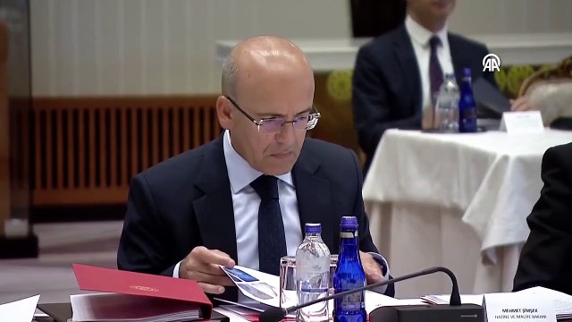 Le ministre Şimşek a attiré l'attention sur 2 critères pour le flux d'argent vers la Turquie : si nous suivons des politiques fondées sur des règles conformément aux normes mondiales, ce ne sera pas un problème.