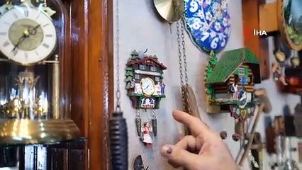 'Tik tak' sesleriyle geçen bir ömür: Padişahların saatlerini de restore ediyor