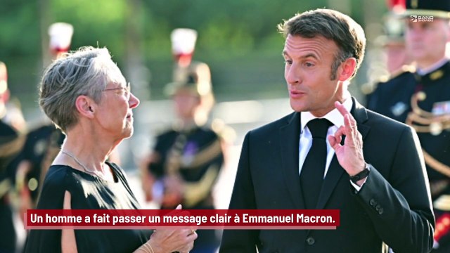 Un homme utilise son ULM pour envoyer un message clair à Emmanuel Macron !