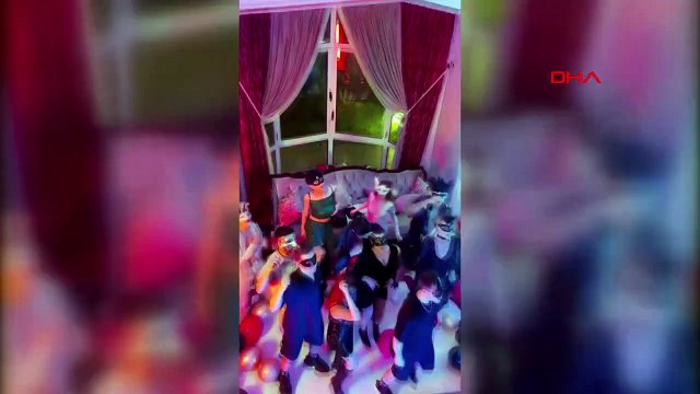 Opération de distribution de dollars dans la rue Taksim Istiklal : 13 personnes arrêtées