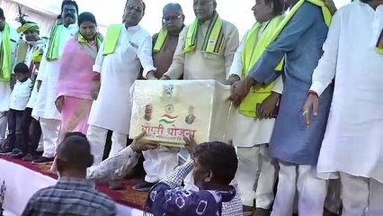 विश्व आदिवासी दिवस कार्यक्रम में हुए शामिल