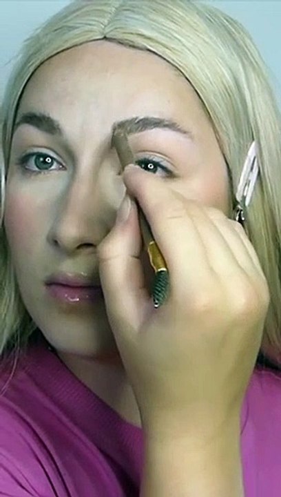 BARBIE MAKEUP