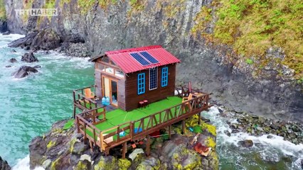 8 metre yüksekliğindeki kayanın üstüne ev yaptılar