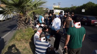 Manisa'da Fabrika İşçilerini Taşıyan Midibüs Devrildi 20 Kişi Yaralandı!