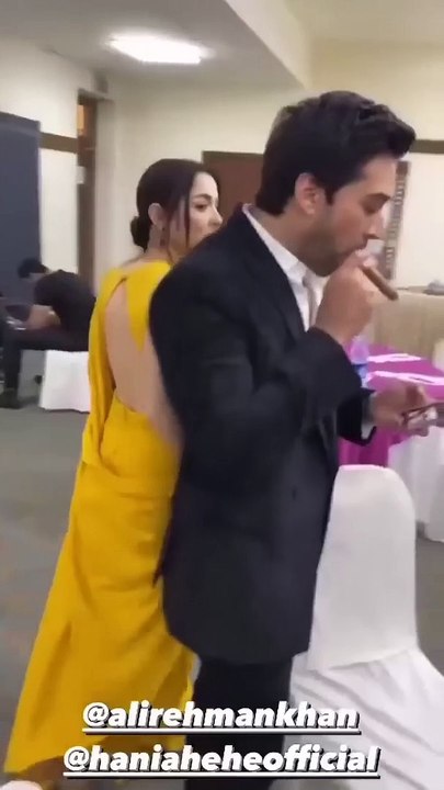 Hania_Amir_and_Ali_Rehman_smoking_at_the_set_of_parade_may_rehne_do