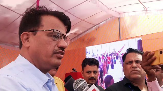 आधी आबादी को मिला मोबाइल तो ​खिल उठे चेहरे, मुख्यमंत्री ने​ किया योजना का उदघाटन देखे वीडि