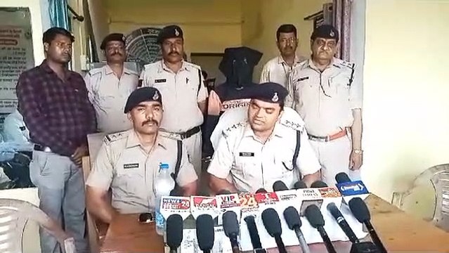 चोरियों के आरोपी माल सहित गिरफ्तार