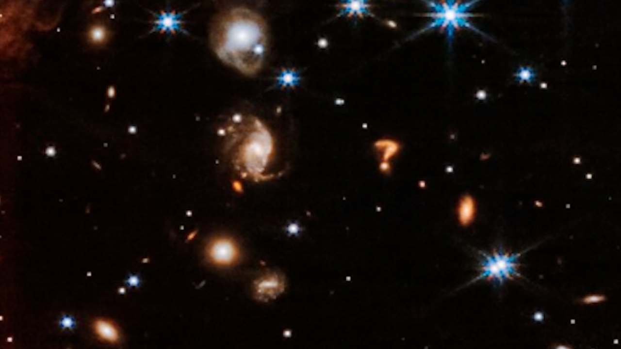 Le téléscope James Webb a photographié un point d'interrogation dans l'univers