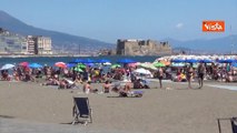 Ombrelloni gratis per disabili a Napoli, ecco le immagini da via Caracciolo