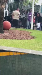 Mulher invade hospital com carro, após homem ser baleado em frente ao Barbacoa