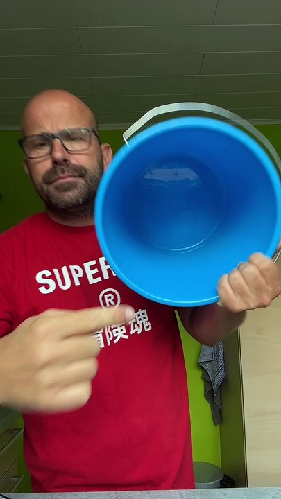 Enlever facilement les traces sur les murs blancs
