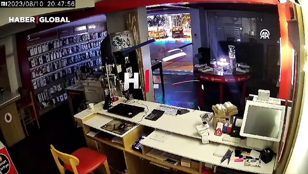 Böyle salladı! Malatya'da 5,3 büyüklüğündeki deprem anı kamerada