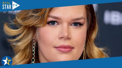 PHOTO Camille Gottlieb et son mystérieux chéri très tatoué  moment de tendresse pour la cadette de