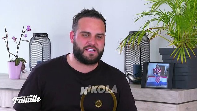Dans C'est la famille ! sur W9, Nikola Lozina s'est confié sur sa récente prise de poids importante.Capture W9.