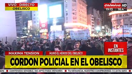 Tras la muerte del manifestante, los militantes siguen en el Obelisco