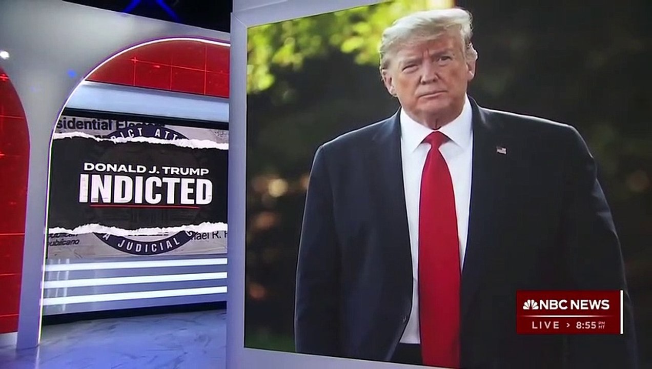 Donald Trump a été inculpé cette nuit à Atlanta par un grand jury pour avoir tenté d’inverser le résultat de la présidentielle de 2020, en faisant pression sur des responsables du scrutin