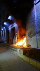 230810 Incendian acceso a la municipalidad de Mar del Plata