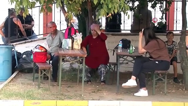 Couple d'expatriés： Les jeunes devraient rester en Turquie et trouver un emploi en travaillant