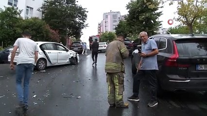 Market kamyonu yokuş aşağı kayarak 7 araca çarptı