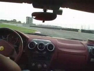 FERRARI F430 en glisse Adria circuit