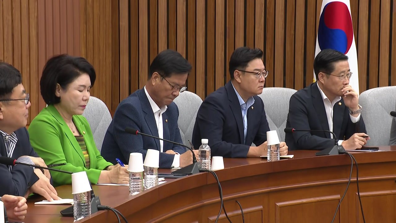 민주당 "윤 대통령, 잼버리 파행 대국민 사과해야...국정조사 제안 검토" / YTN