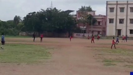 మెదక్: హోరాహోరీగా సాగుతున్న ఫుట్ బాల్ పోటీలు