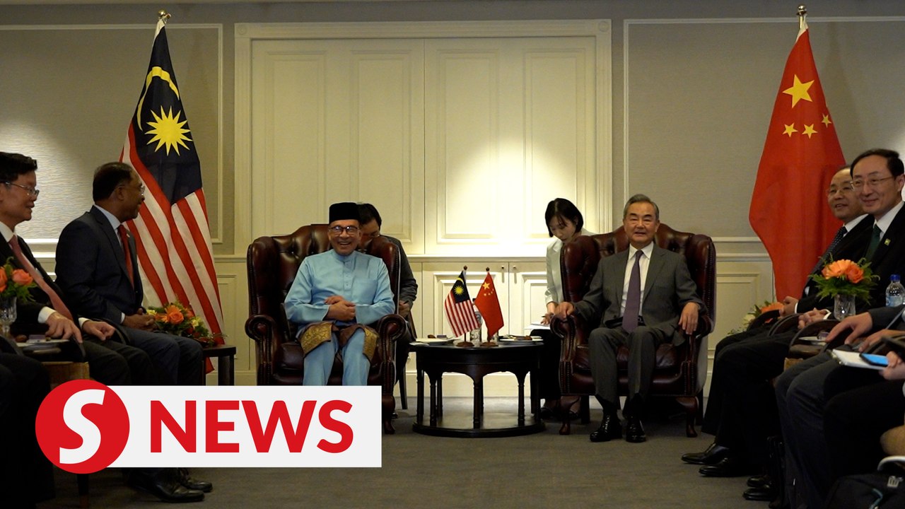 China’s foreign minister begins official visit in Malaysia