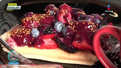 Atalo Mata desayuna crepas en "El gato negro"