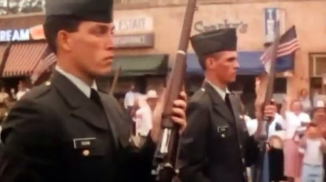 Nacido el cuatro de julio (1989) - Trailer
