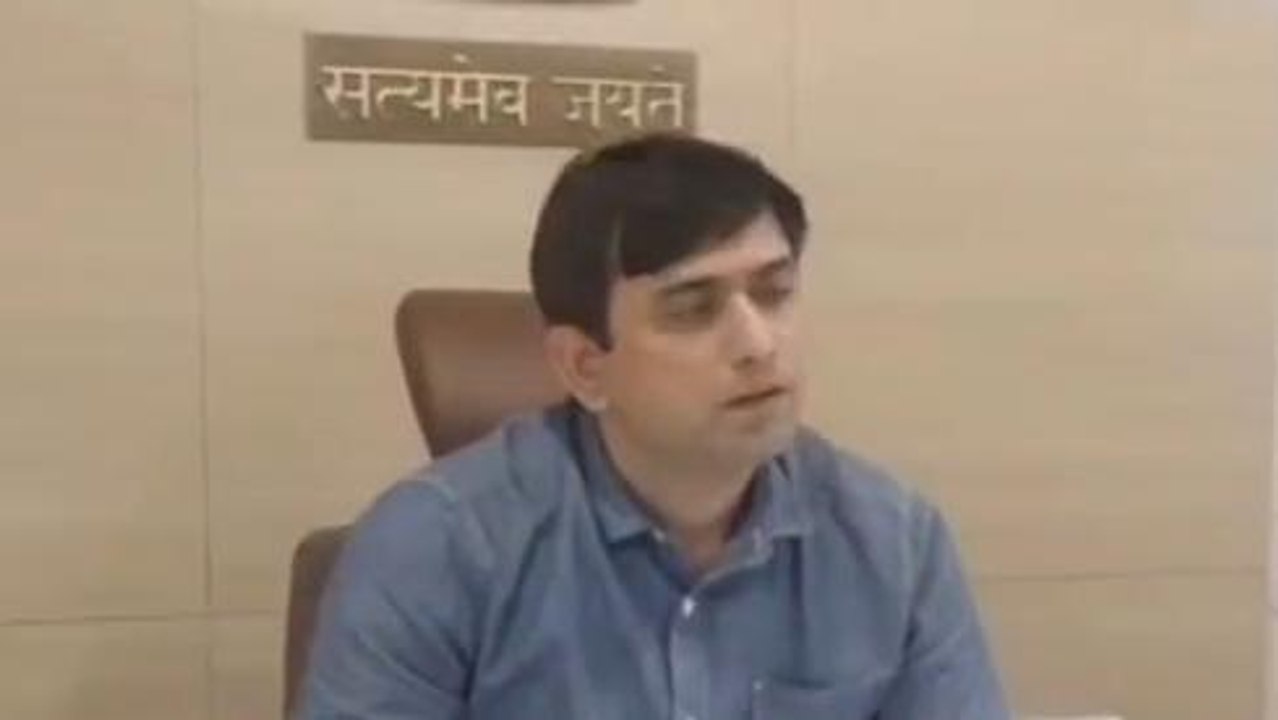 అల్లూరి జిల్లా: కలెక్టర్ కీలక నిర్ణయం... వైద్య శాఖలో 657 మందికి నోటీసులు