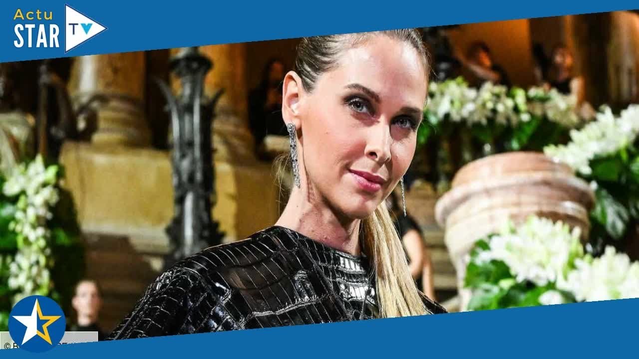 Ophélie Meunier en vacances  son tendre cliché avec sa petite Valentine