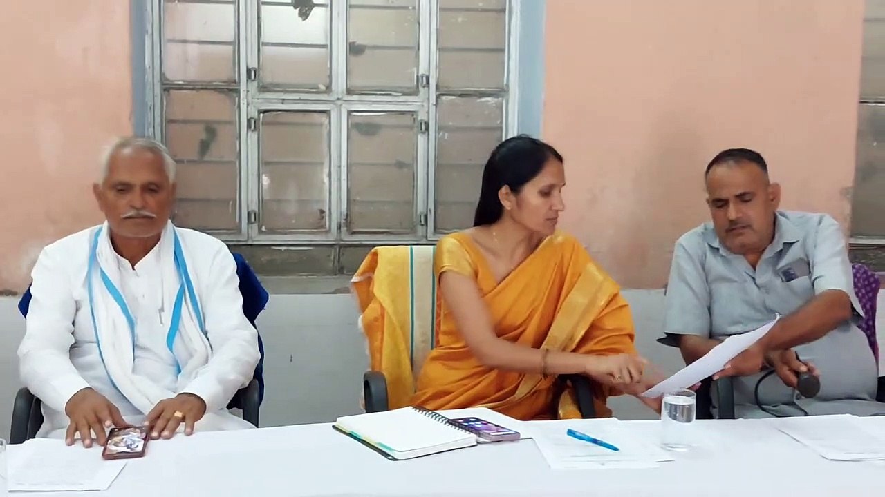सदस्यों ने पशु बीमा योजना का लाभ नहीं मिलने पर जताई नाराजगी