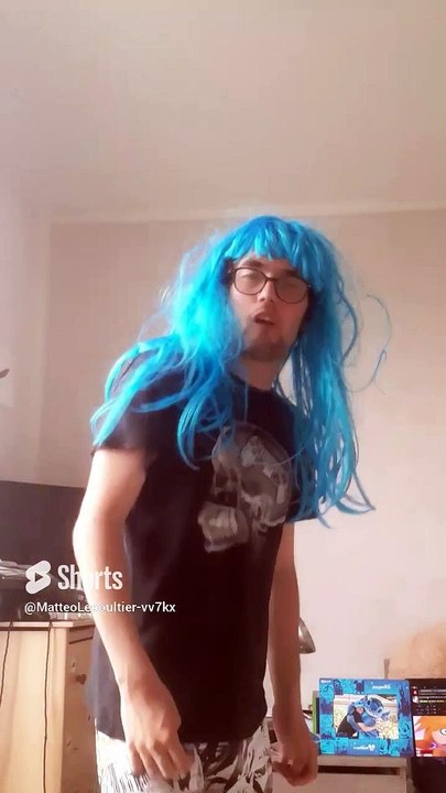 Queen - Seven Seas Of Rhye (Oh I Do Like To Be Beside The Seaside) (Official Music Video) (Mattéo)