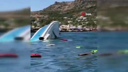 Bodrum'da Arızalanan Motoryat Sulara Gömüldü