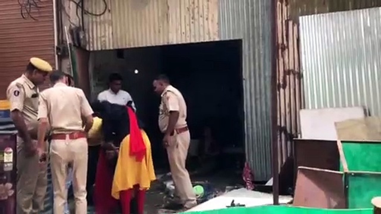 भूखण्ड खाली करवाने के लिए महिलाओं का हमला, मां-बेटी को पीटा